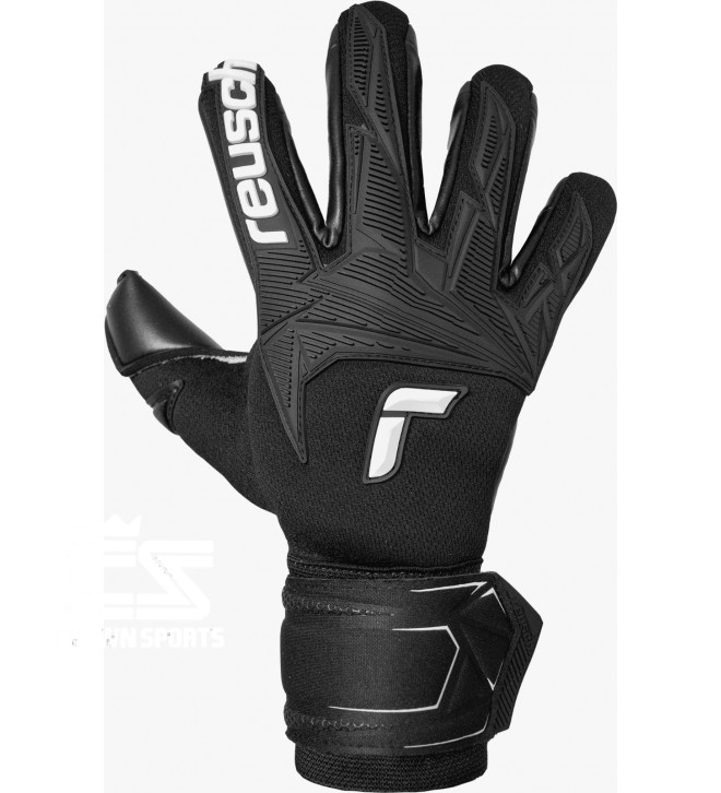 GOALKEEPER GLOVES